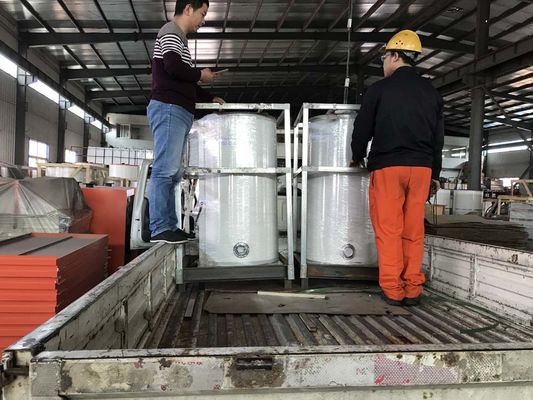 Vertikal Pengeboran Minyak Limbah Dipanaskan Boiler Air Panas Berkinerja Tinggi Mudah Instalasi